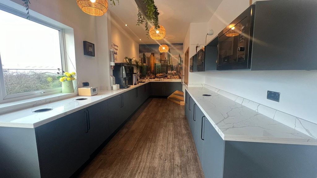 Property photo 2 of 3 5770342F237A4A3Aa041430Abff84c28.Jpg