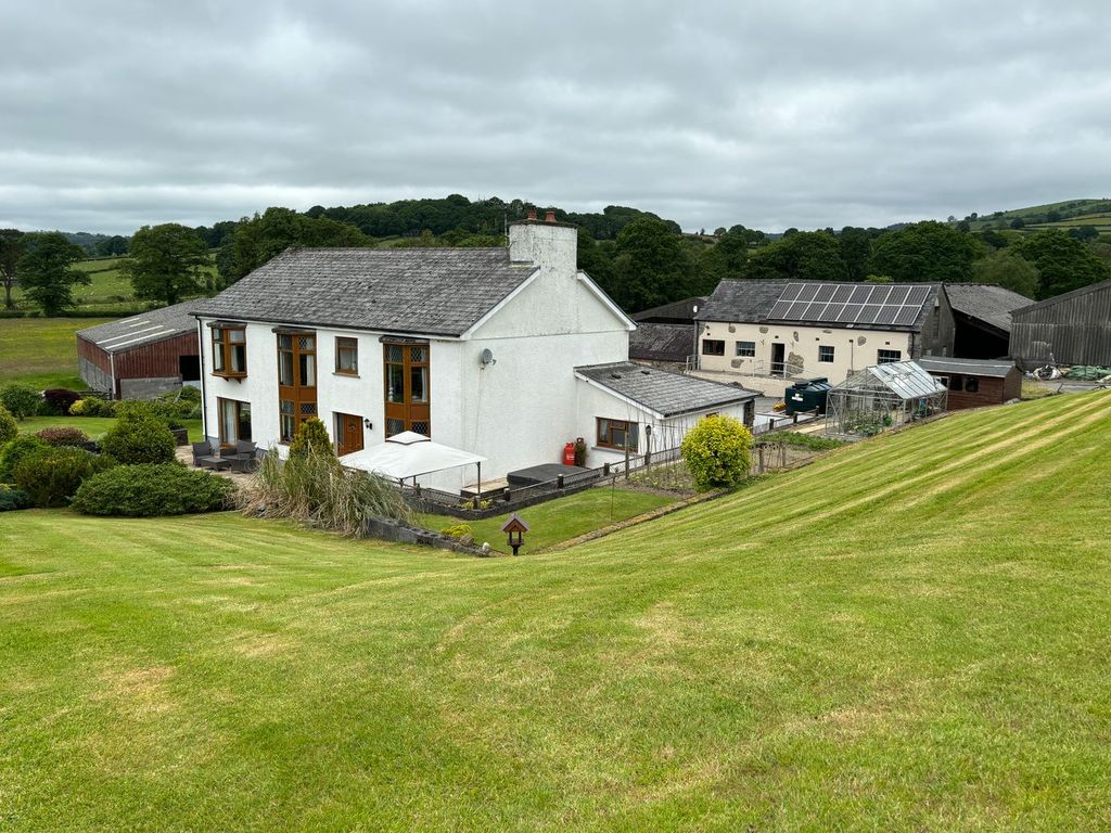 Property photo 2 of 26