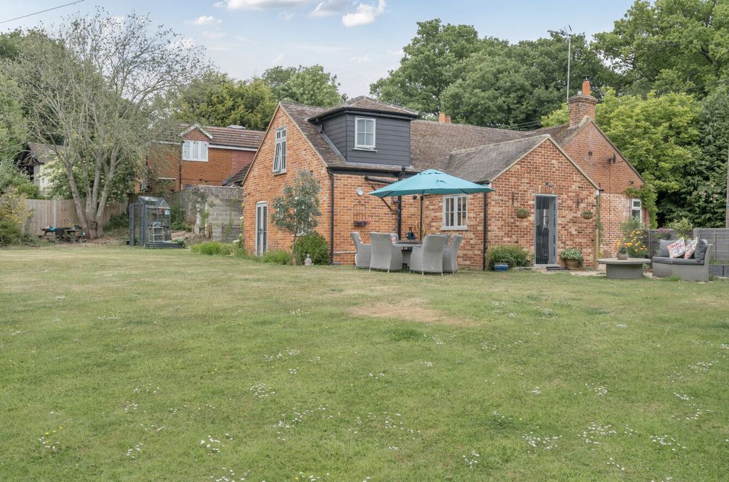 Property photo 1 of 20 1297920-4-6830842...