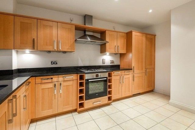 Property photo 2 of 10 Devenish Road