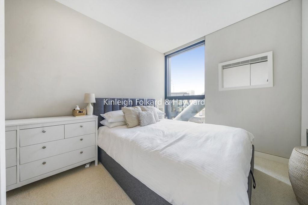 Property photo 3 of 19 Fa530E1c-2683-493E-9