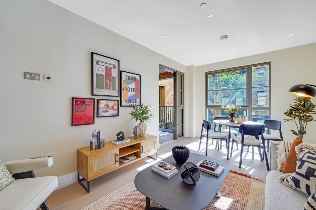 Property photo 1 of 8 14-A159Jus04098.Jpg