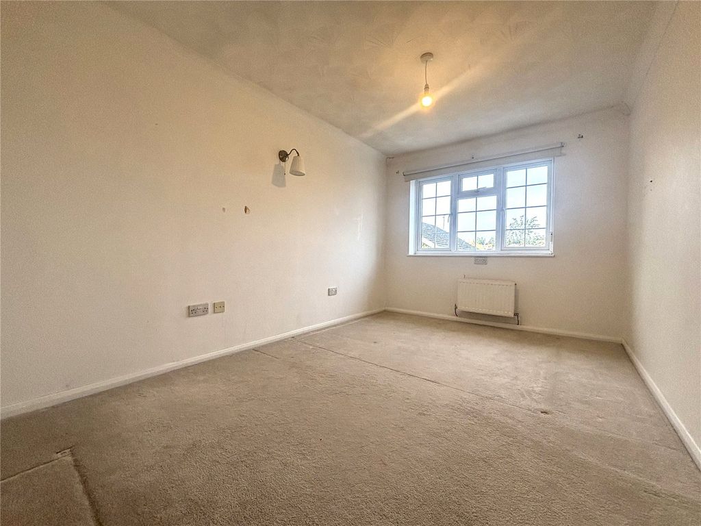 Property photo 3 of 10 Bedroom 1