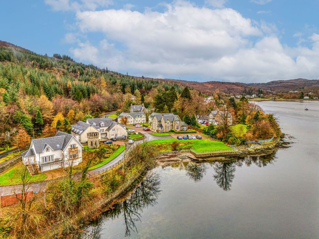 Property photo 2 of 12