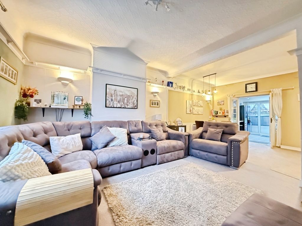 Property photo 2 of 23 4967323