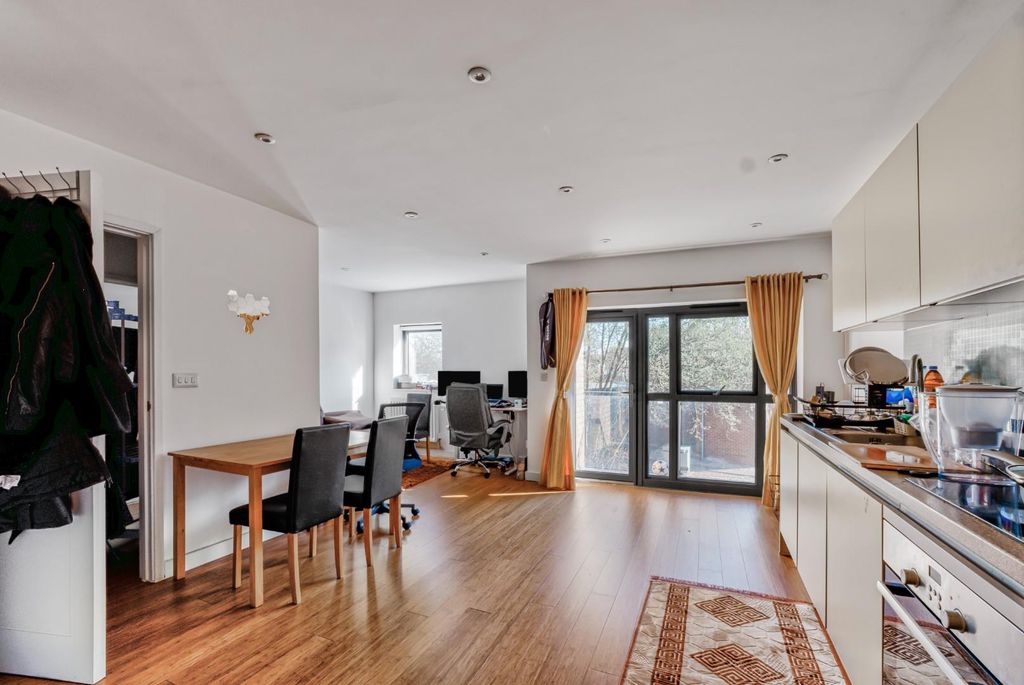 Property photo 2 of 8 Flat_2_Rooks_Corner-2.Jpg