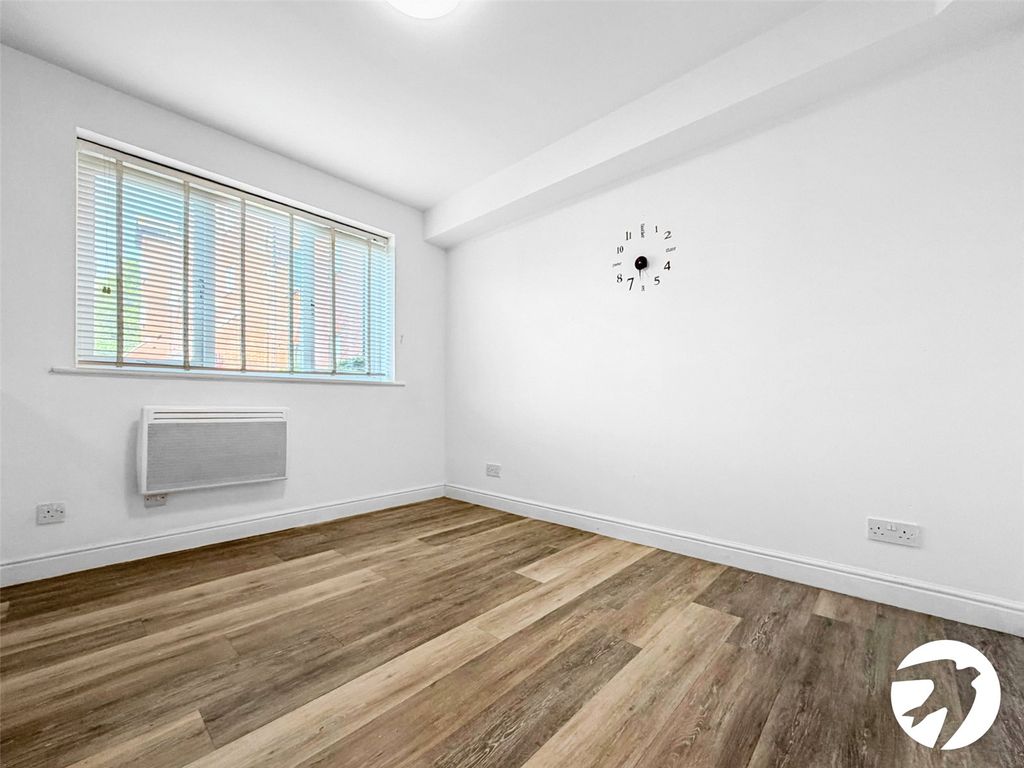 Property photo 2 of 8 Picture No. 06