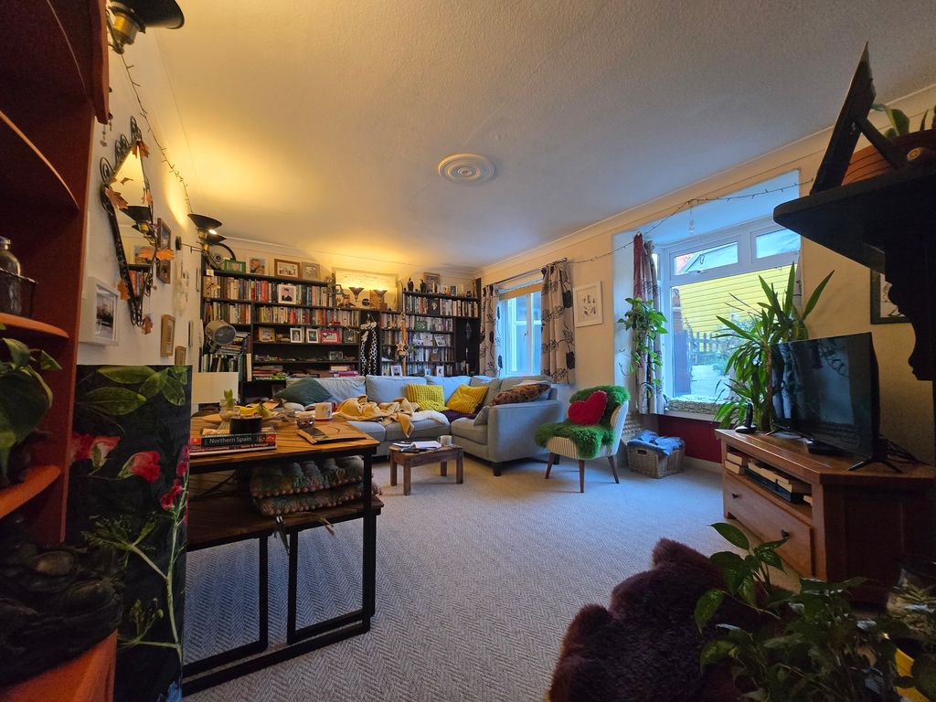 Property photo 3 of 9