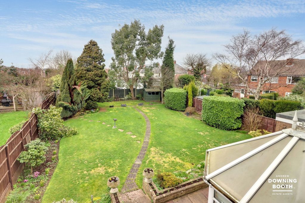 Property photo 2 of 25