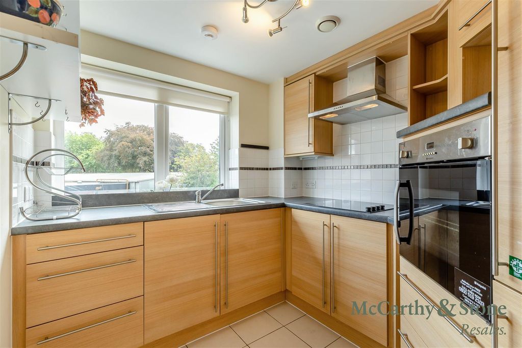 Property photo 3 of 42 8702352-Interior23.Jpg