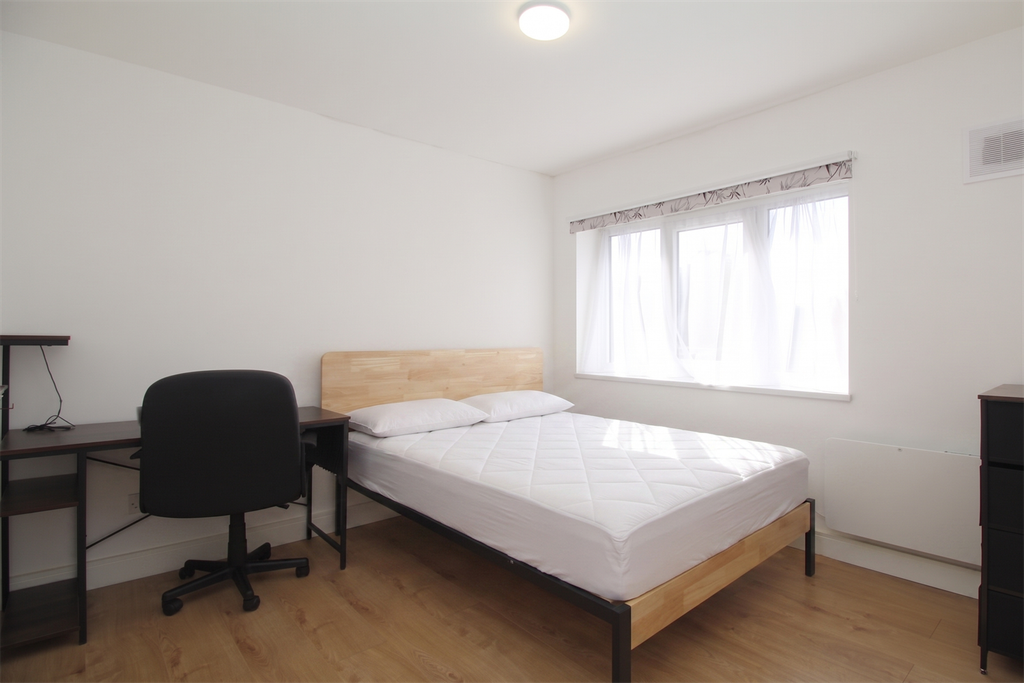 Property photo 1 of 15 Bedroom