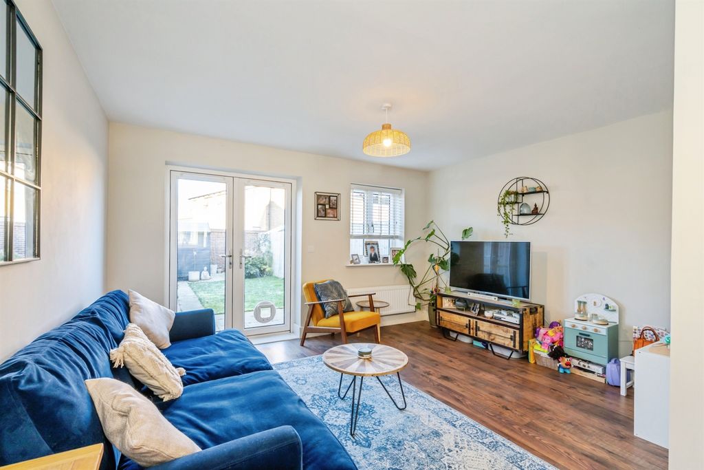 Property photo 3 of 13