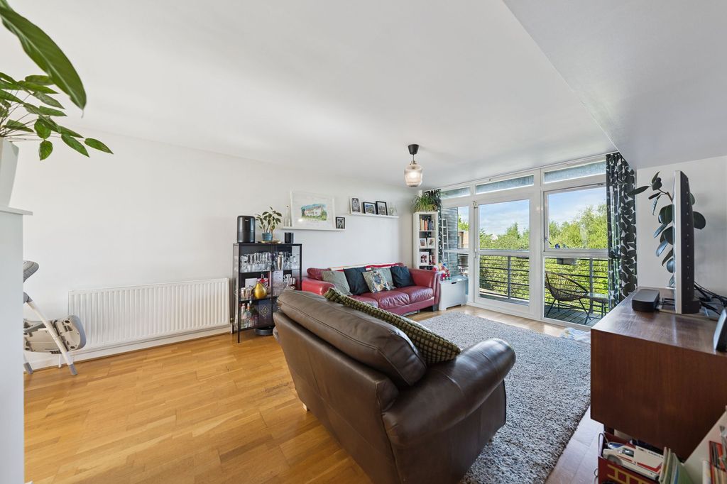 Property photo 3 of 19