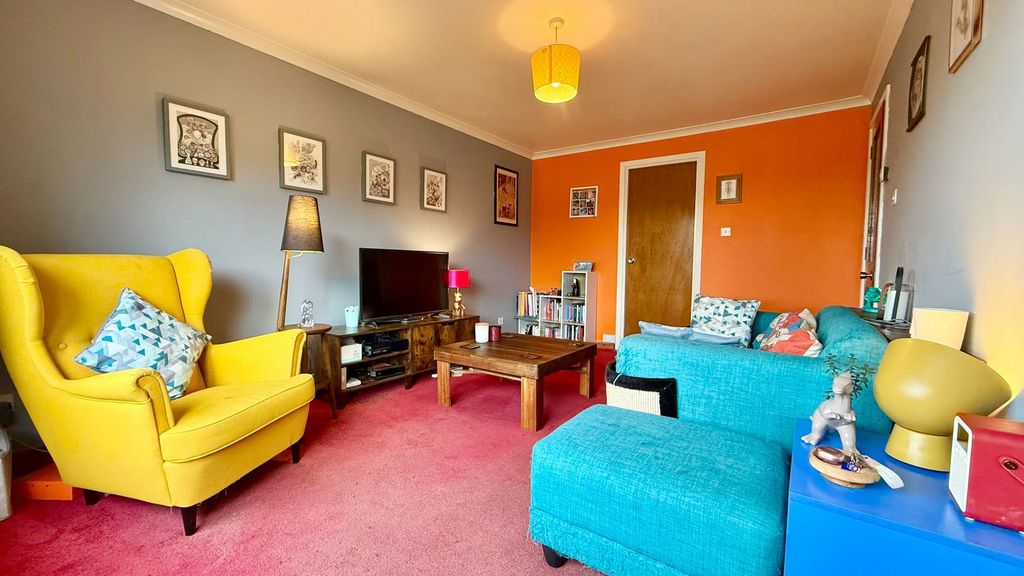 Property photo 2 of 12