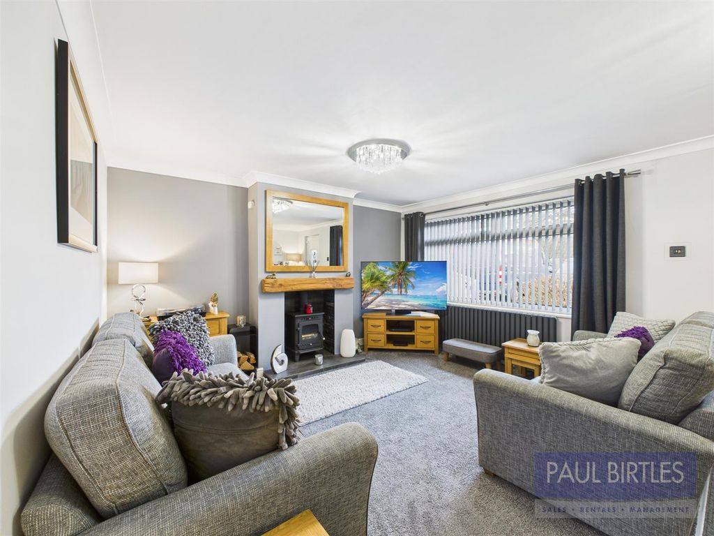 Property photo 3 of 21 Cam04378G0-Pr0271-Still024.Jpg