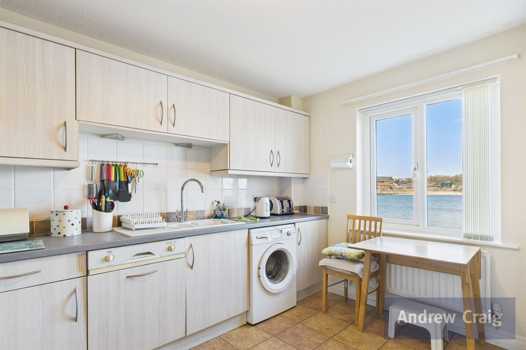 Property photo 2 of 25 Kitchen