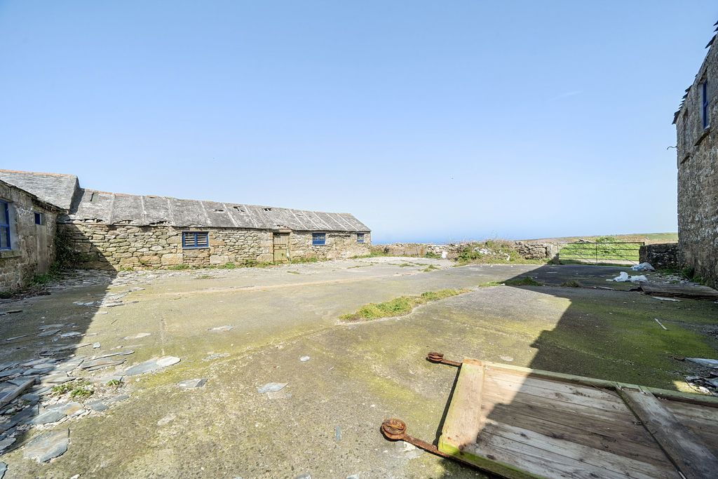 Property photo 3 of 14