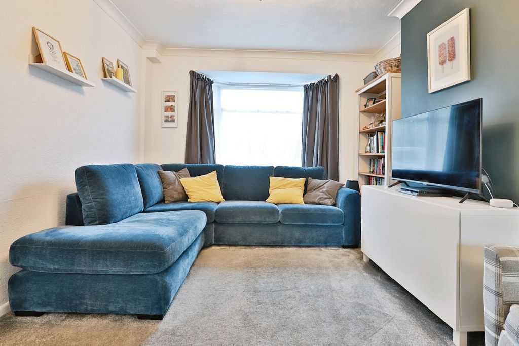 Property photo 3 of 19 Pbox-Img.Jpg