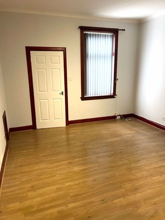 Property photo 2 of 6 Lounge