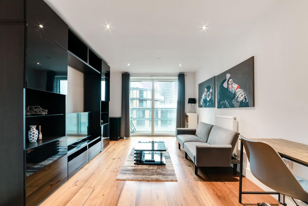 Property photo 1 of 18
