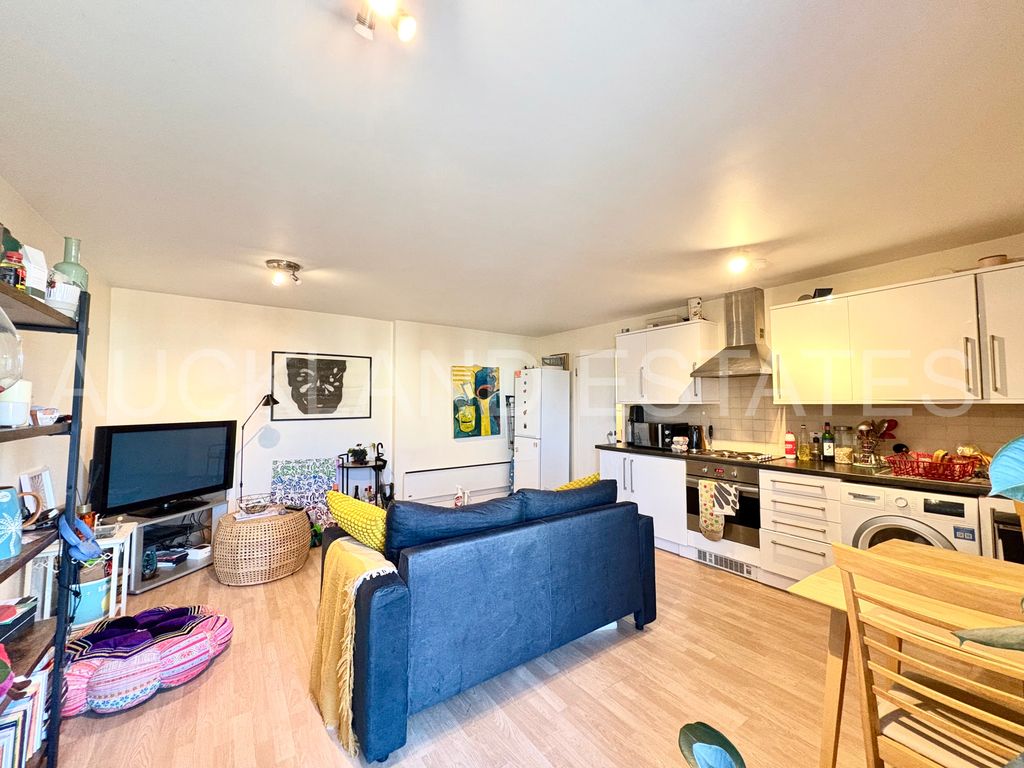 Property photo 3 of 13