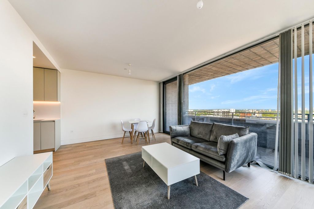 Property photo 3 of 9