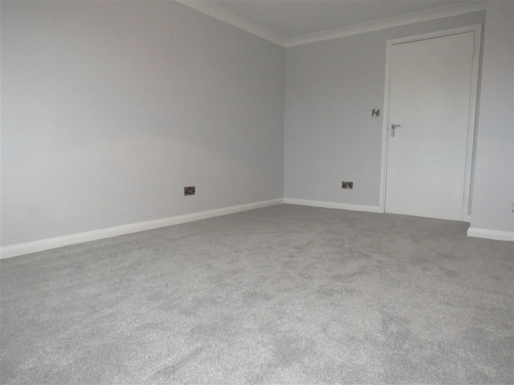 Property photo 3 of 9 Bedroom