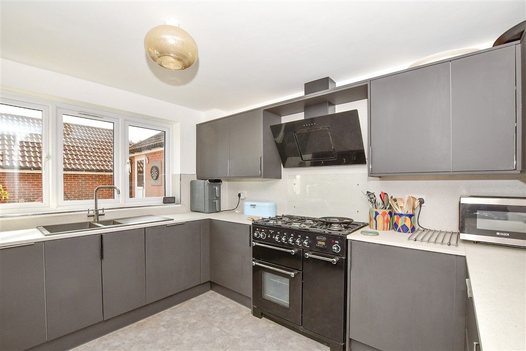 Property photo 3 of 20 Kitchen