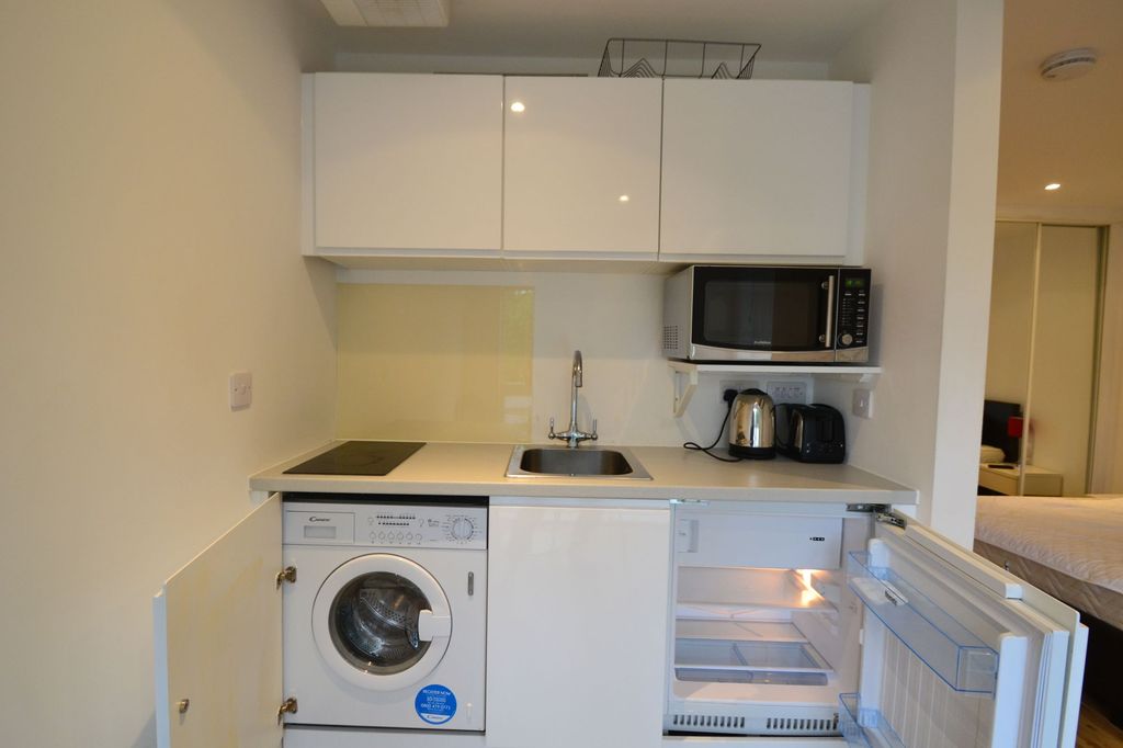 Property photo 2 of 8