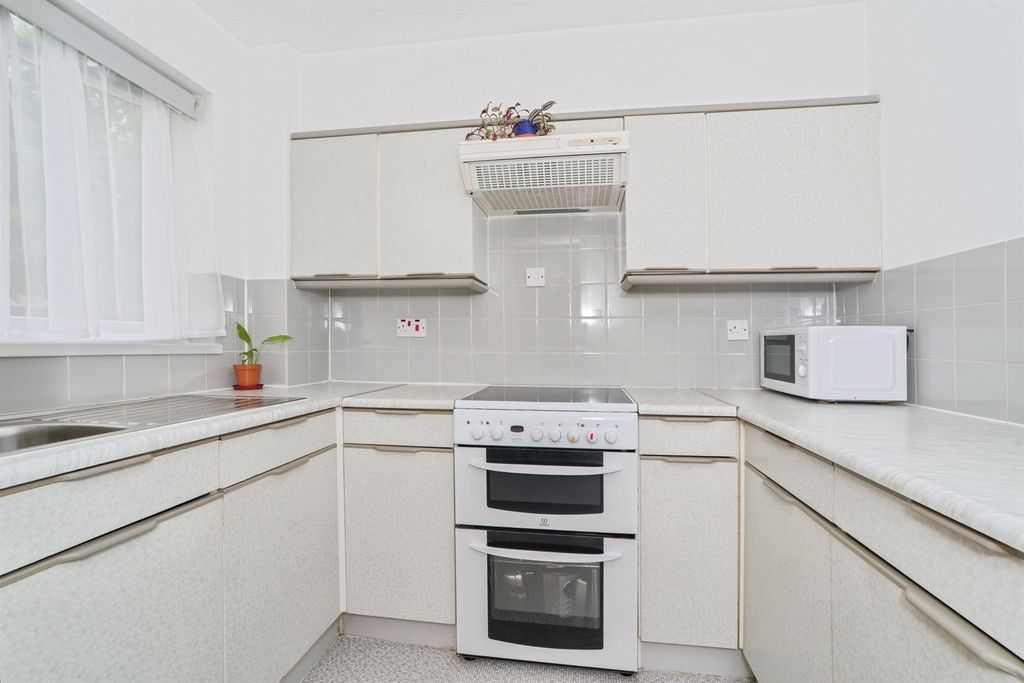 Property photo 3 of 18