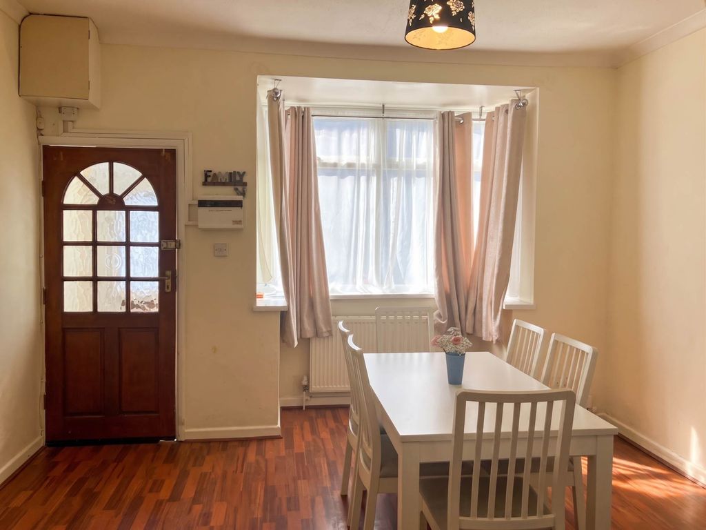 Property photo 3 of 19