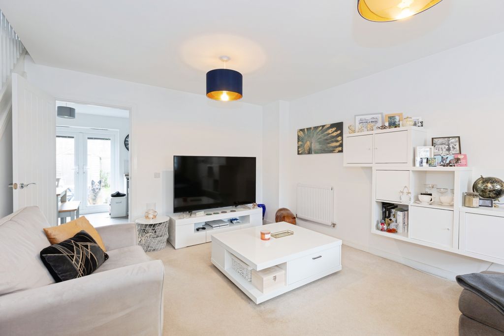 Property photo 3 of 19