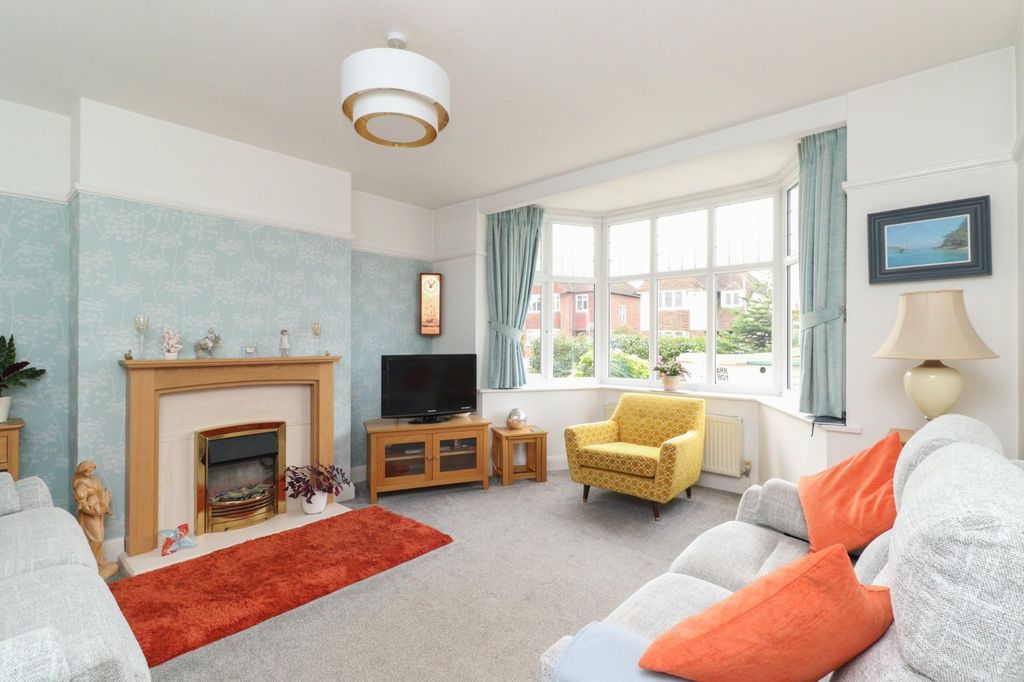 Property photo 2 of 14 Picture 2