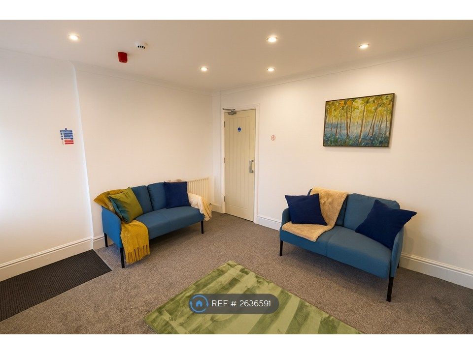 Property photo 2 of 11 Living Room