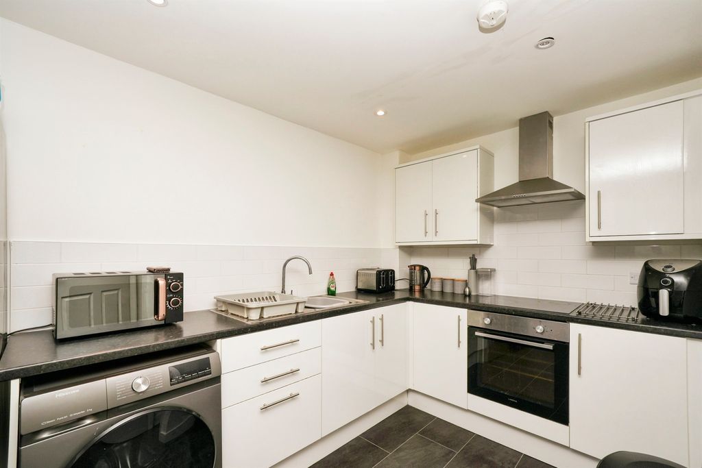 Property photo 3 of 17