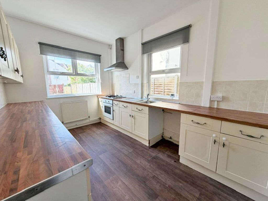 Property photo 2 of 13 Kitchen