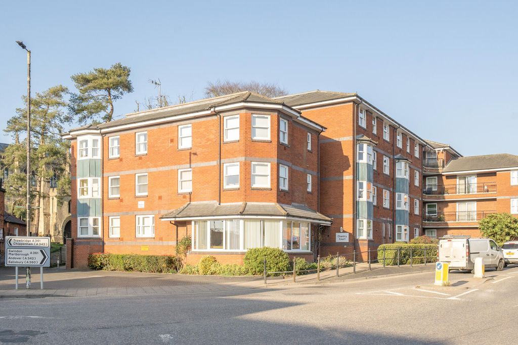 Property photo 1 of 16 Front (Exterior)