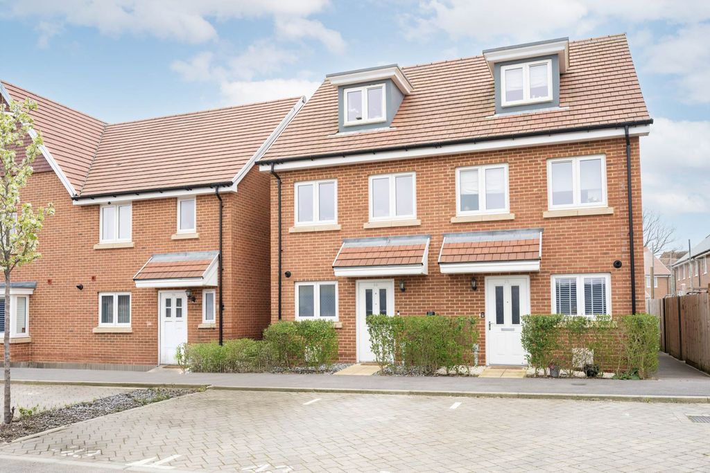 Property photo 1 of 21