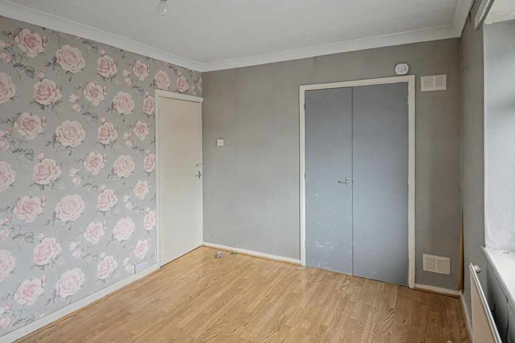 Property photo 3 of 17 19 Westmead Terrace, Chippenham, Wiltshire, Sn15 3Du