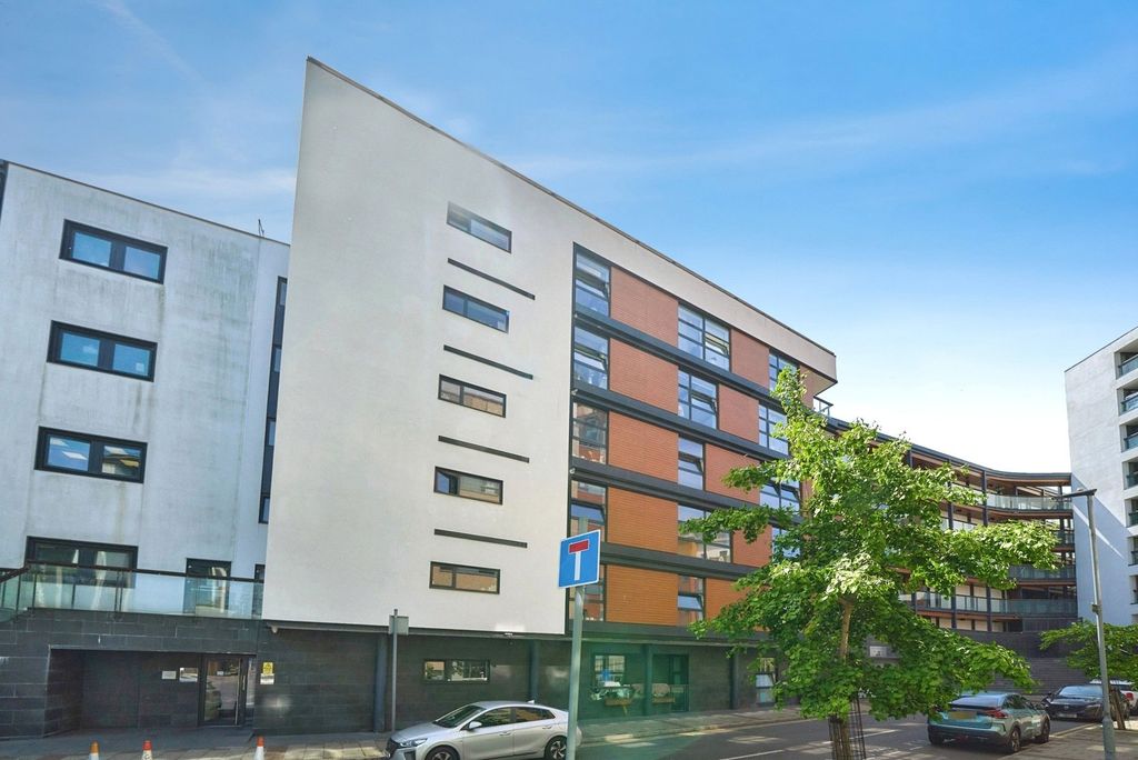 Property photo 1 of 19 Pbox-Img.Jpg
