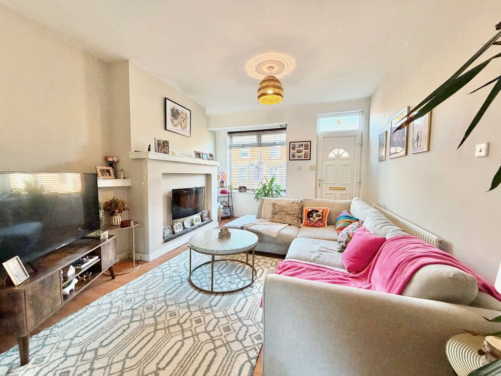 Property photo 2 of 21