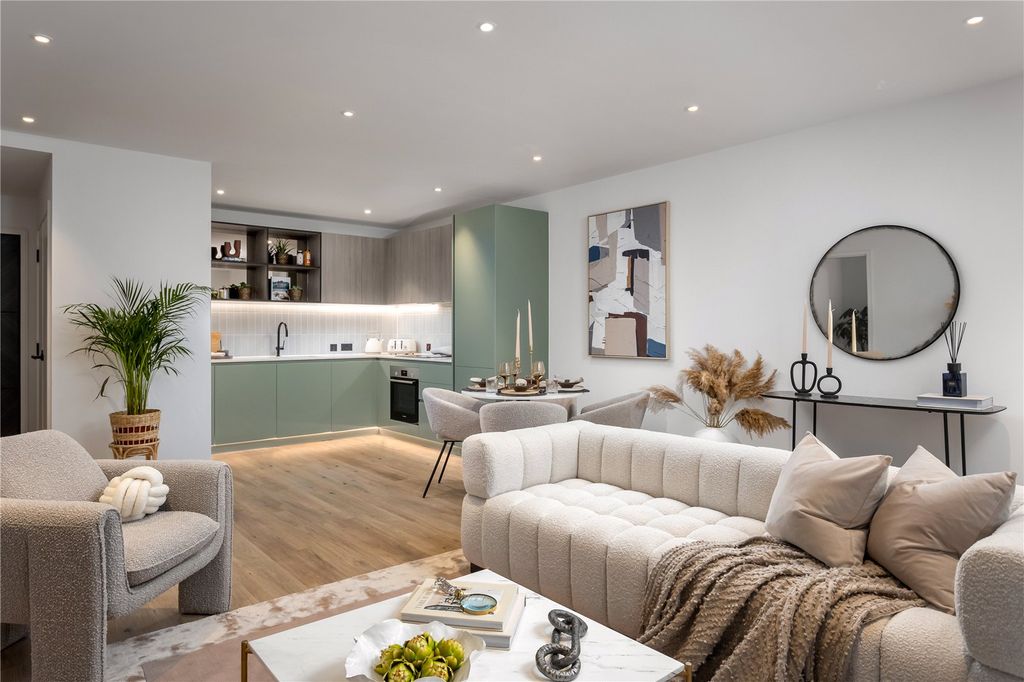 Property photo 1 of 15 Show Home