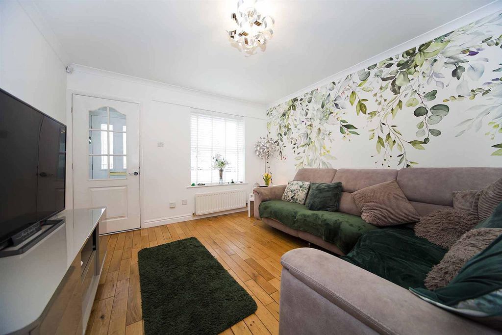 Property photo 3 of 21