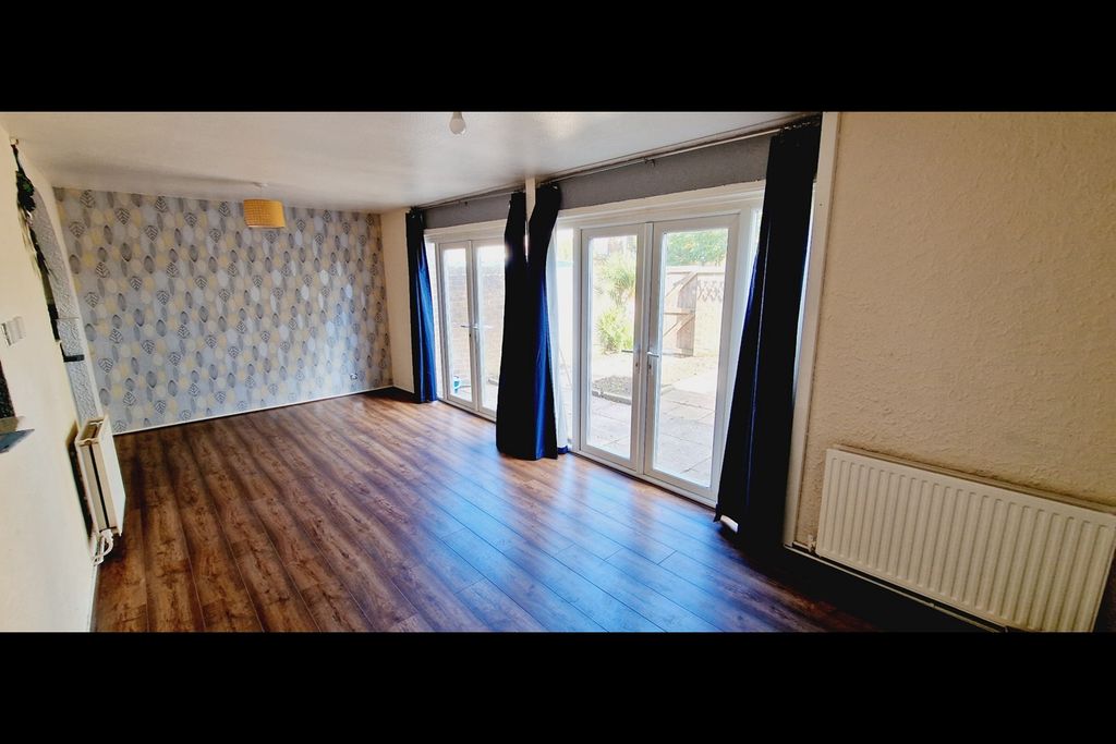 Property photo 2 of 18 Photo 1