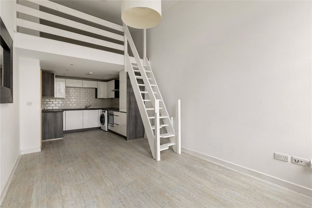 Property photo 3 of 12 Picture No. 05