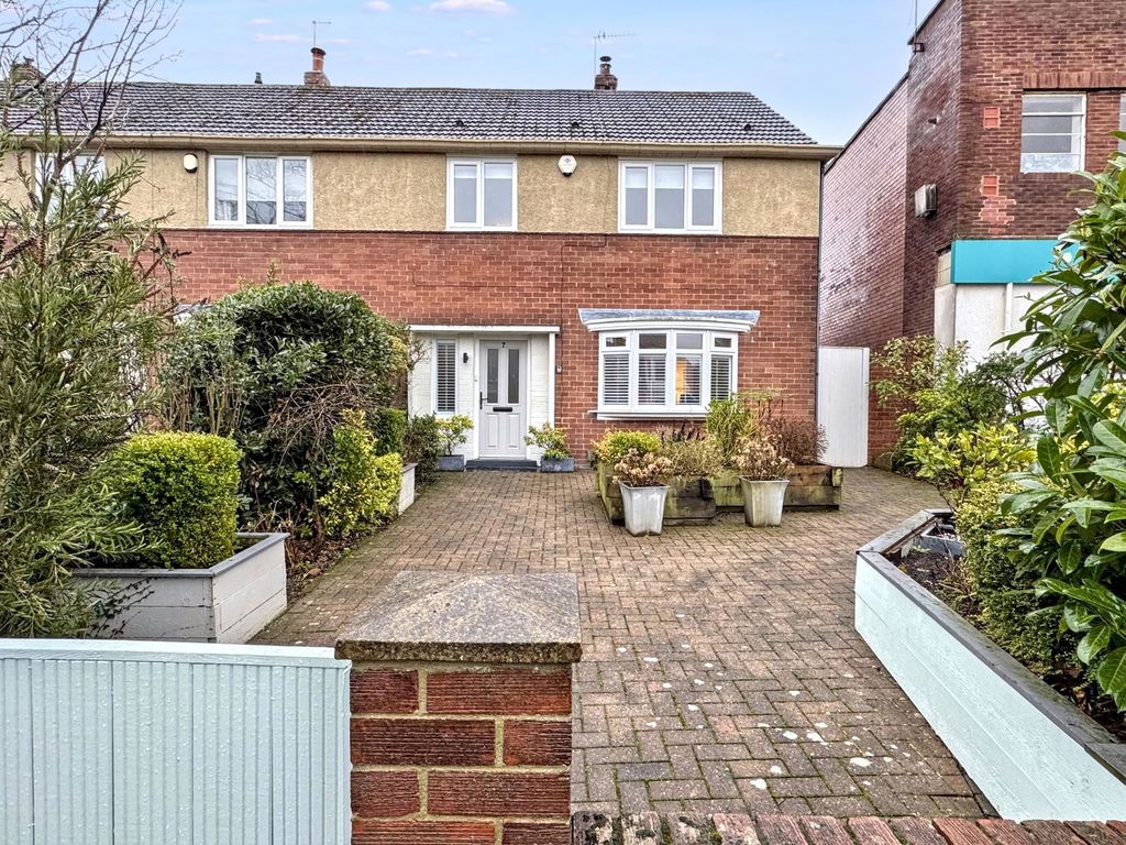 Property photo 1 of 33