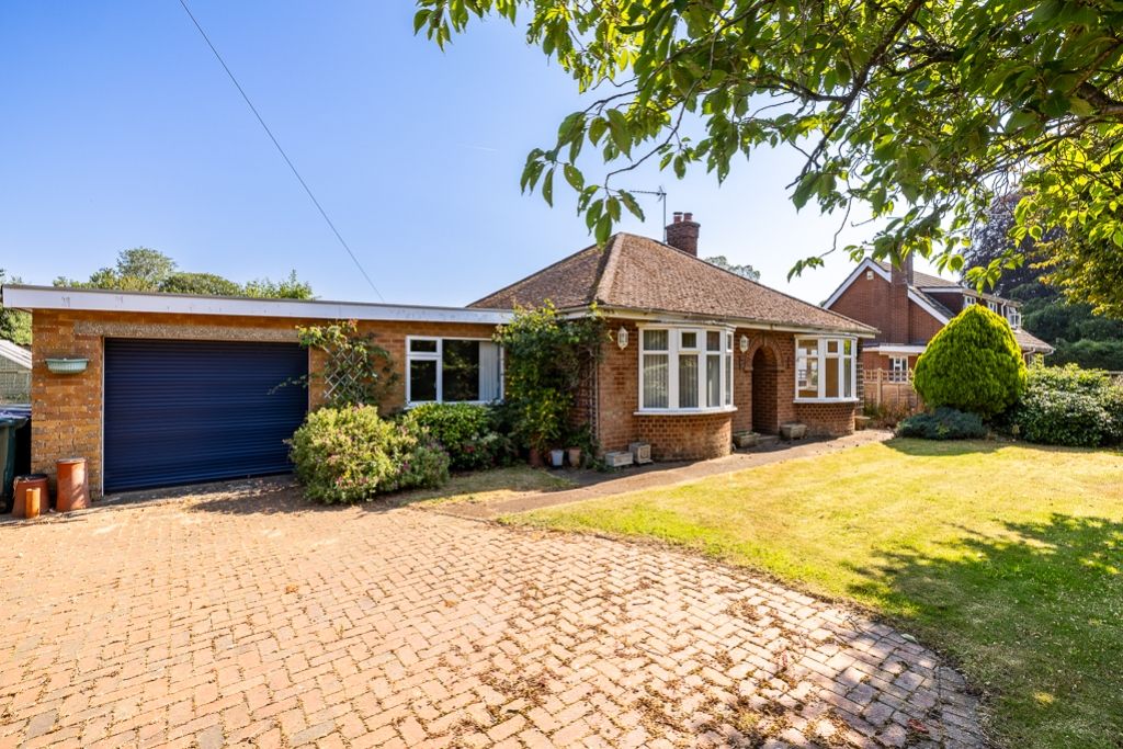 Property photo 1 of 25 The Hawthorns (Spilsby)-8