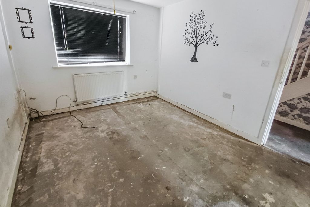 Property photo 2 of 20 82 Jocelyn Street, Monsall, Manchester, Greater Manchester, M40 8Bf