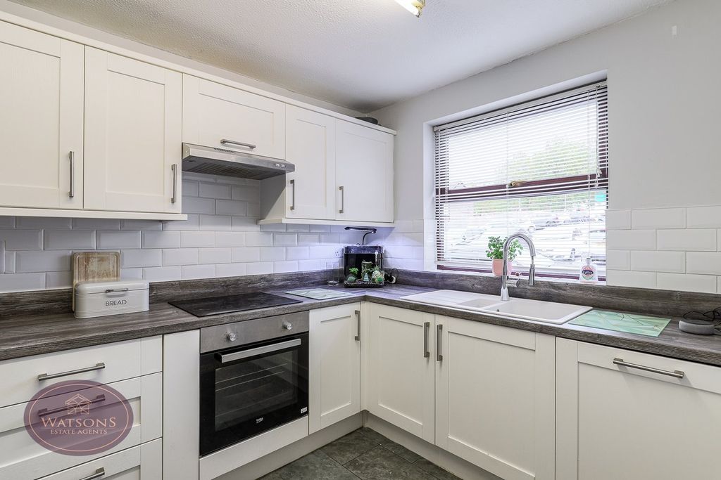 Property photo 3 of 23