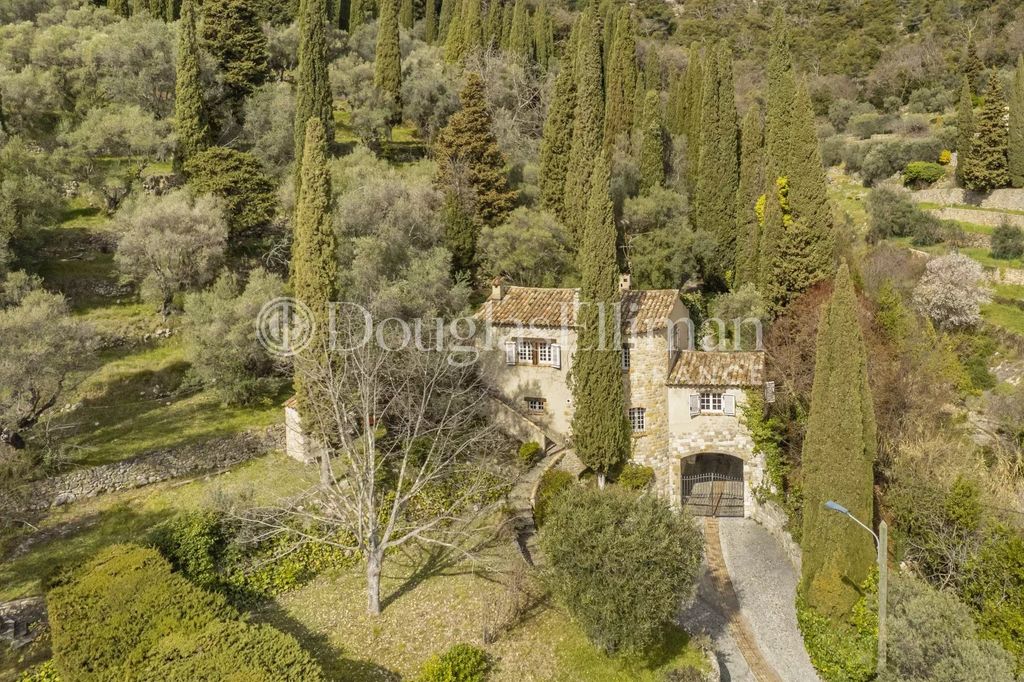 Property photo 2 of 11